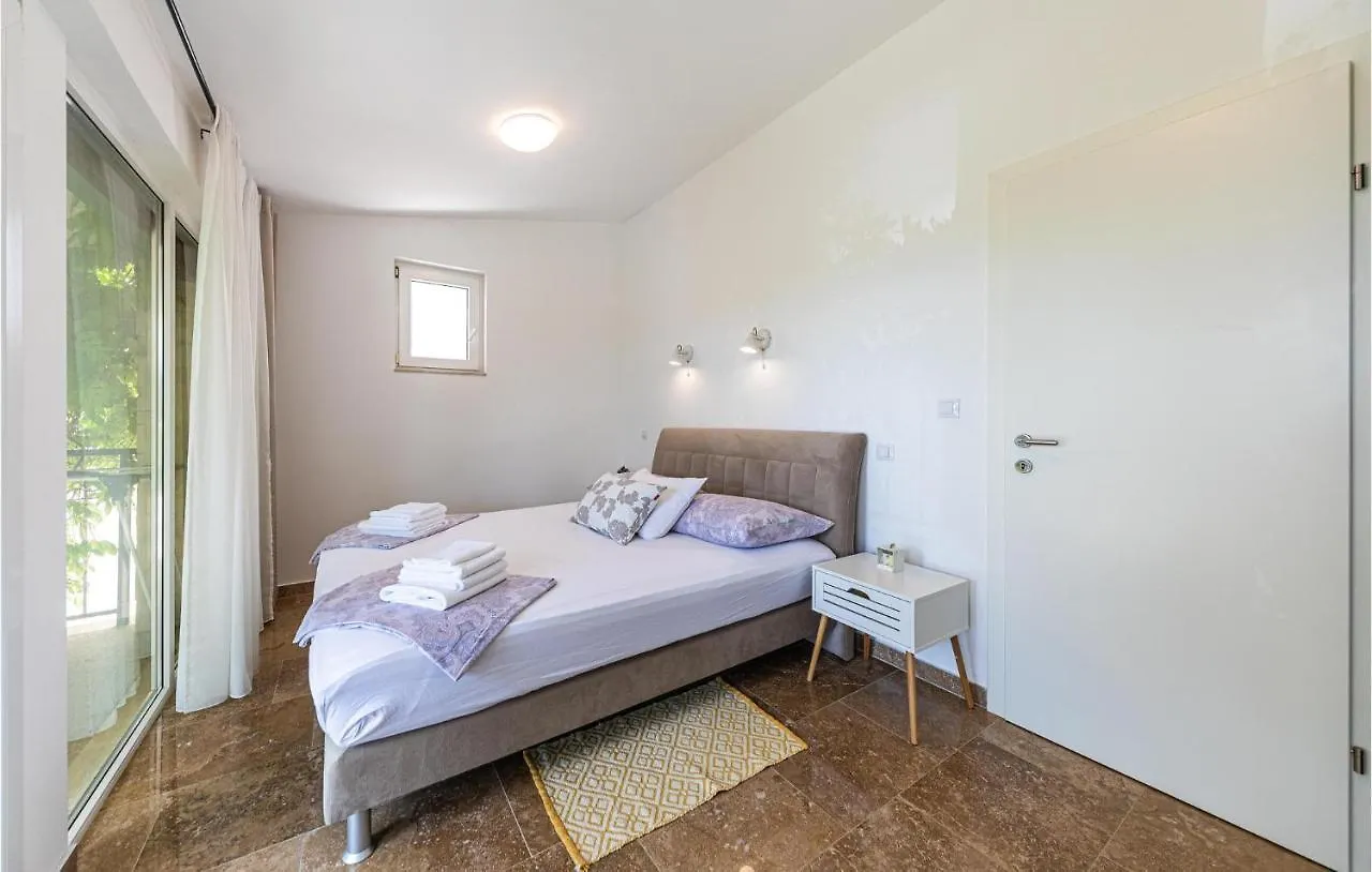 Nice Home In Kastel Luksic With Wifi 0*,  Croatia